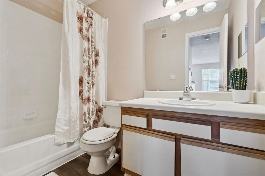 Image 24 of property listing at 1085 S HIAWASSEE ROAD 513, Orlando, FL 32835