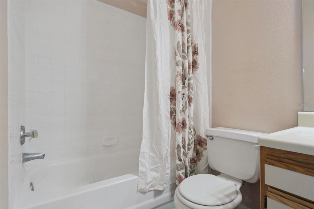 Image 25 of property listing at 1085 S HIAWASSEE ROAD 513, Orlando, FL 32835