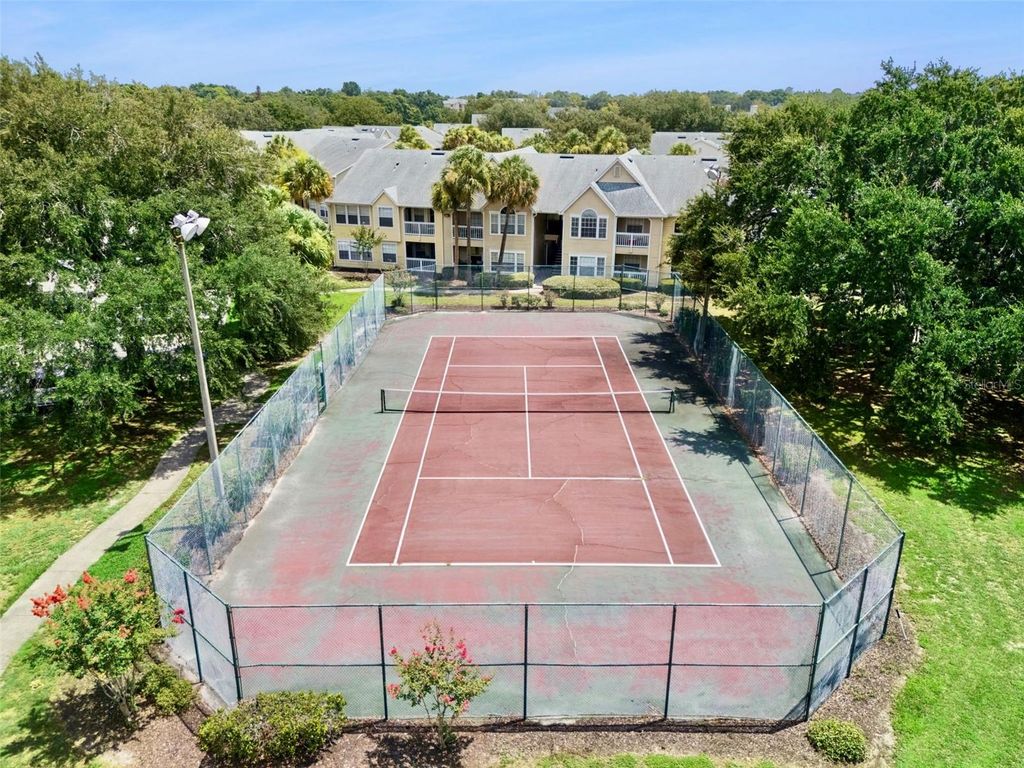 Image 38 of property listing at 1085 S HIAWASSEE ROAD 513, Orlando, FL 32835