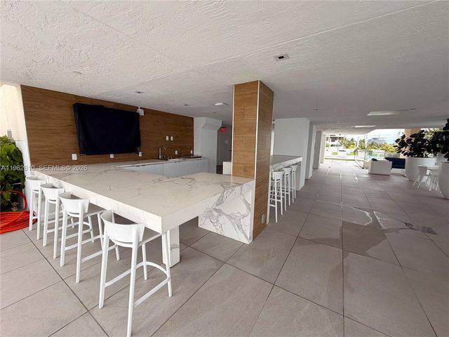 770 Claughton Island Dr 606, Miami, FL 33131