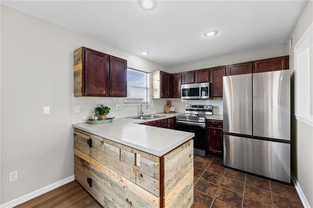 17451 S Ingrid Street, Gardner, KS 66030