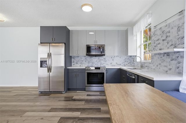 1755 Seagrape Way, Hollywood, FL 33019