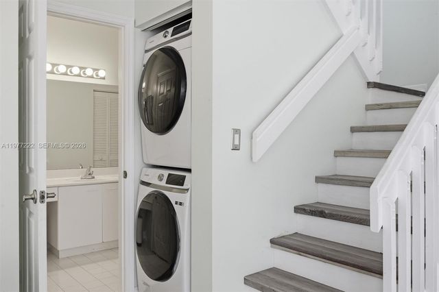 1755 Seagrape Way, Hollywood, FL 33019