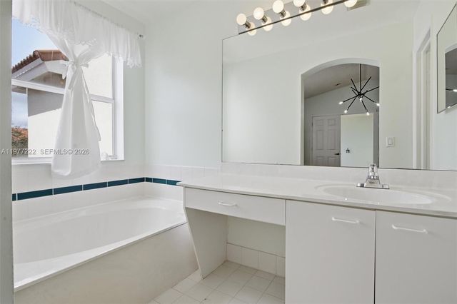 1755 Seagrape Way, Hollywood, FL 33019