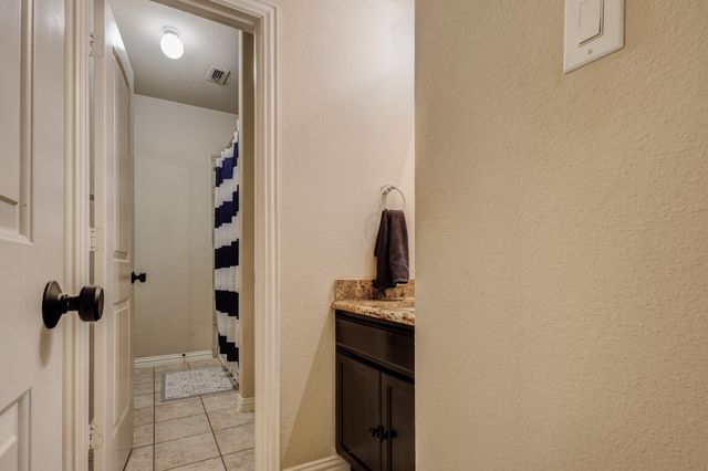 1005 Oarlock Drive, Crowley, TX 76036