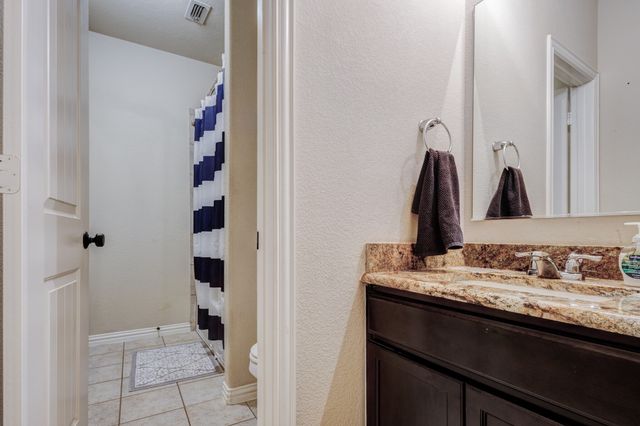 1005 Oarlock Drive, Crowley, TX 76036