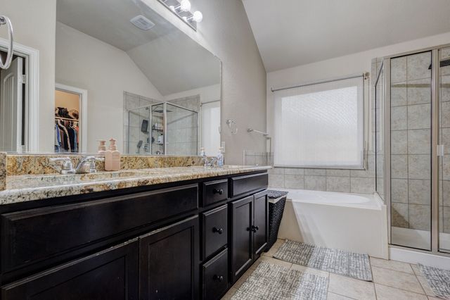 1005 Oarlock Drive, Crowley, TX 76036