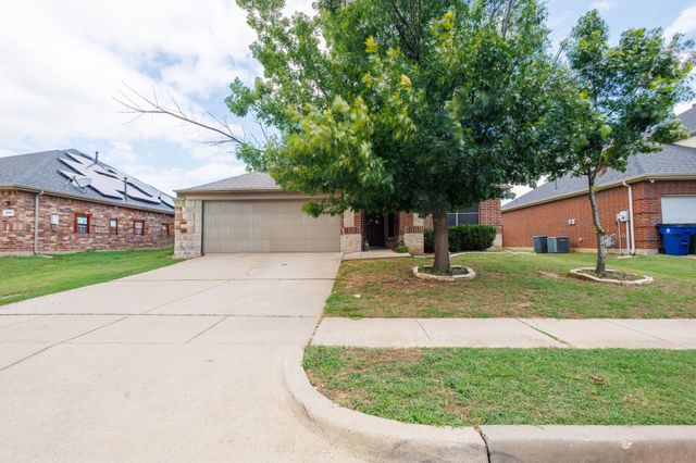 1005 Oarlock Drive, Crowley, TX 76036