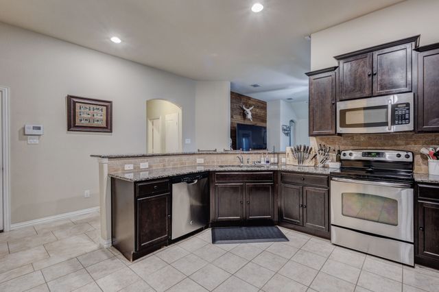 1005 Oarlock Drive, Crowley, TX 76036