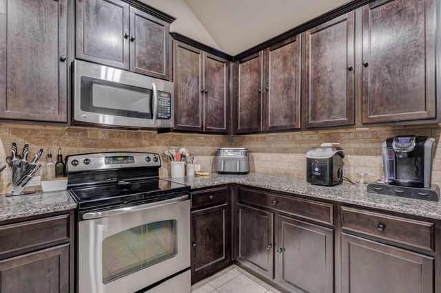 1005 Oarlock Drive, Crowley, TX 76036