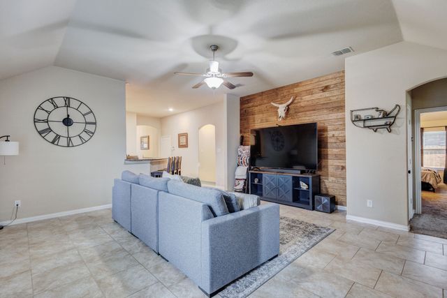 1005 Oarlock Drive, Crowley, TX 76036