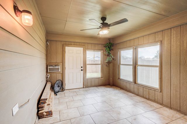 1005 Oarlock Drive, Crowley, TX 76036
