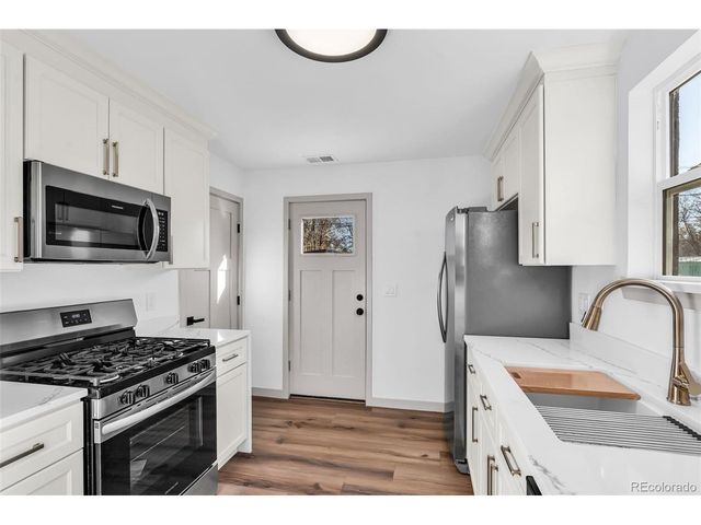 1328 Cypress St, Pueblo, CO 81004