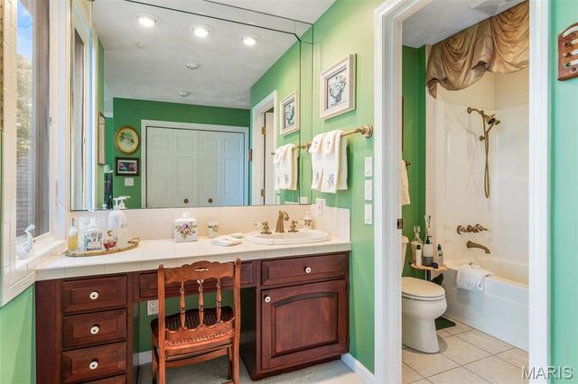 556 Oak Terrace Drive, Farmington, MO 63640