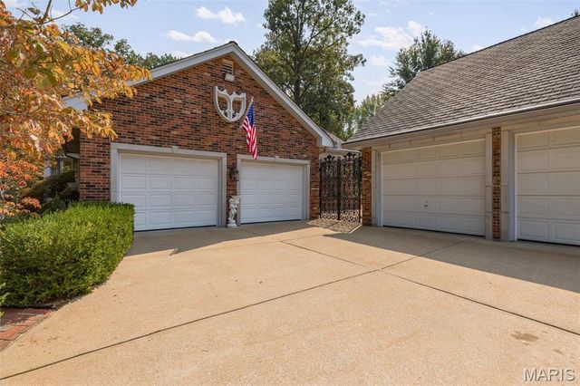 556 Oak Terrace Drive, Farmington, MO 63640