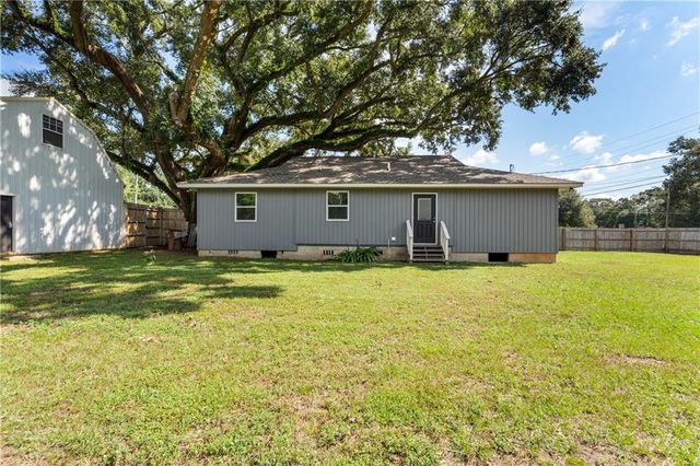 2762 Hillcrest Road, Mobile, AL 36695