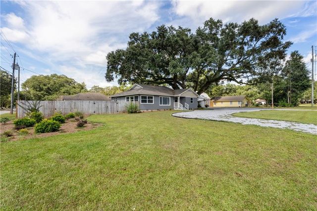 2762 Hillcrest Road, Mobile, AL 36695