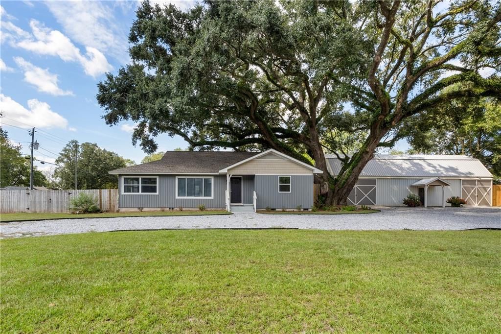 2762 Hillcrest Road, Mobile, AL 36695