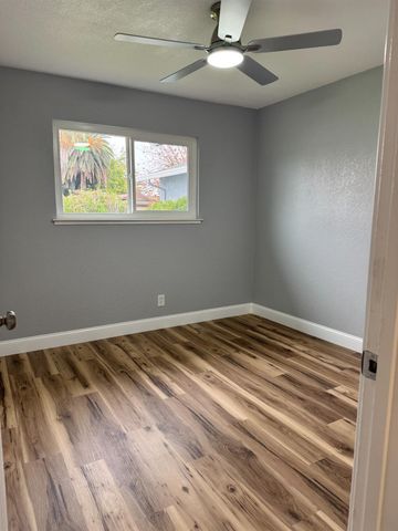 2121 Sandalwood Dr, Stockton, CA 95210