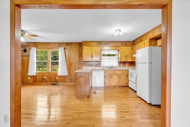 204 Charlie Crosslin Rd, Manchester, TN 37355