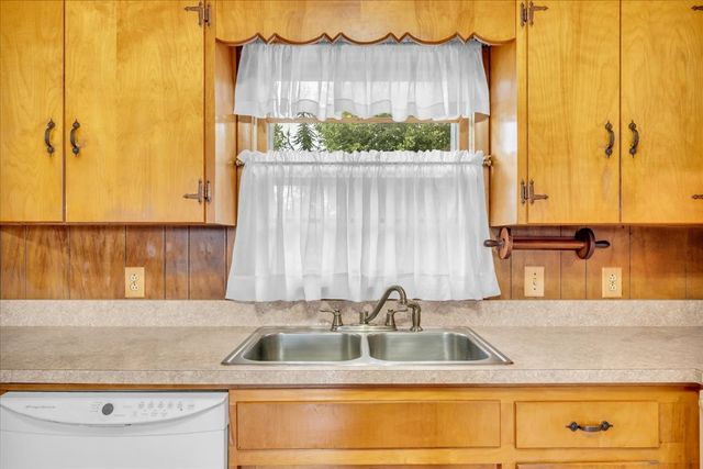 204 Charlie Crosslin Rd, Manchester, TN 37355