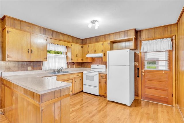 204 Charlie Crosslin Rd, Manchester, TN 37355