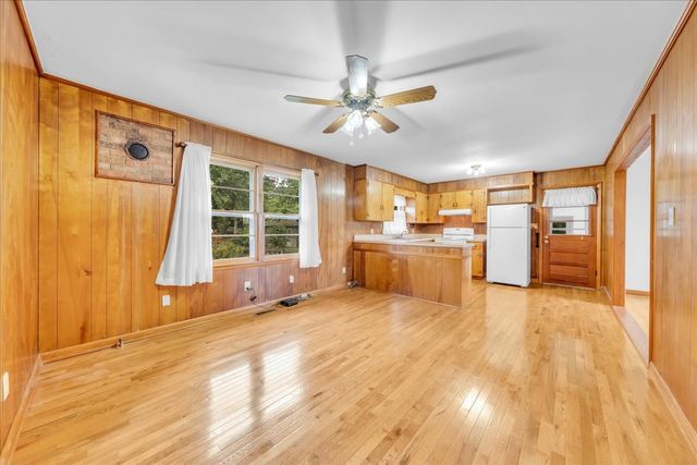 204 Charlie Crosslin Rd, Manchester, TN 37355
