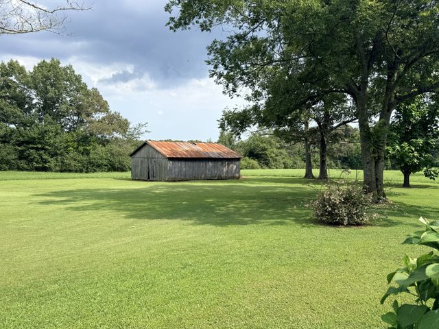 204 Charlie Crosslin Rd, Manchester, TN 37355
