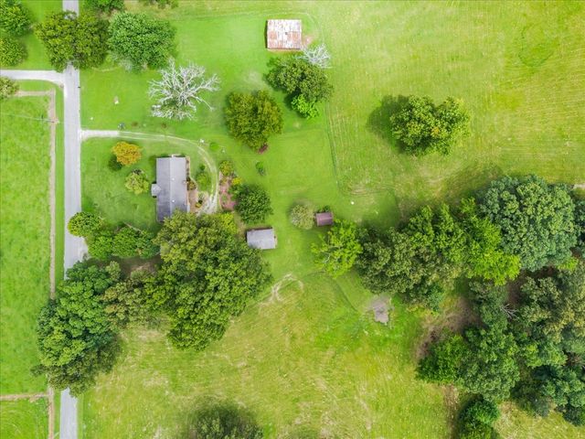 204 Charlie Crosslin Rd, Manchester, TN 37355