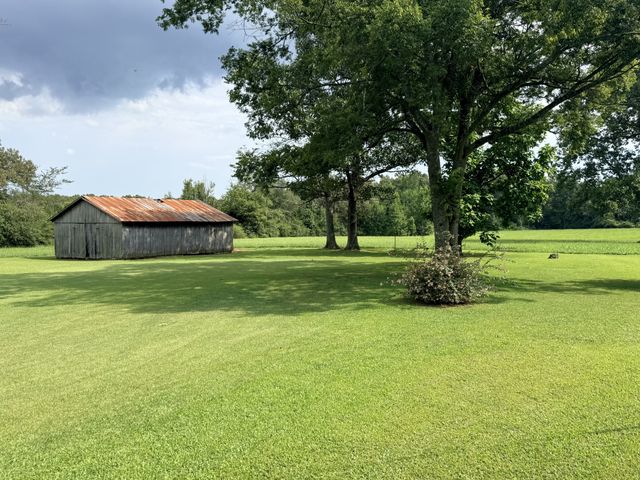 204 Charlie Crosslin Rd, Manchester, TN 37355