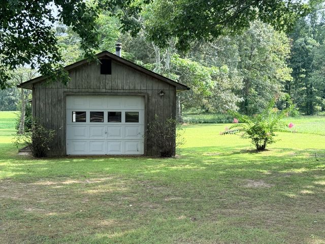 204 Charlie Crosslin Rd, Manchester, TN 37355