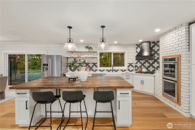 7610 220th Avenue NE, Redmond, WA 98053