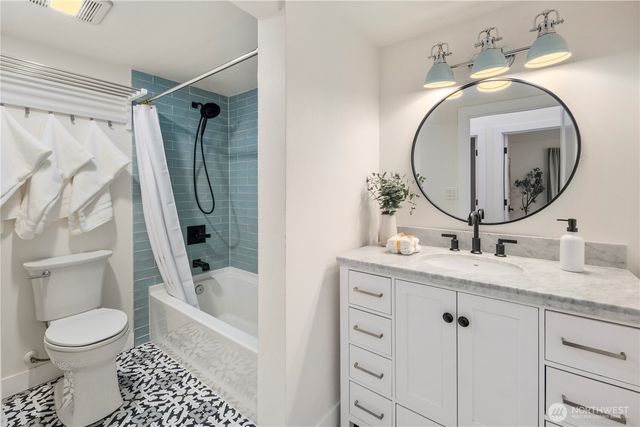 7610 220th Avenue NE, Redmond, WA 98053