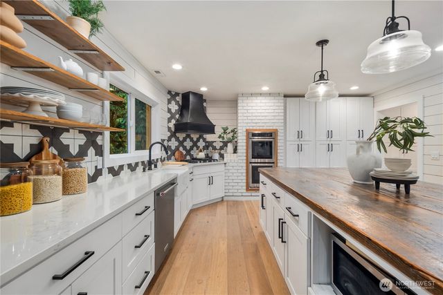 7610 220th Avenue NE, Redmond, WA 98053