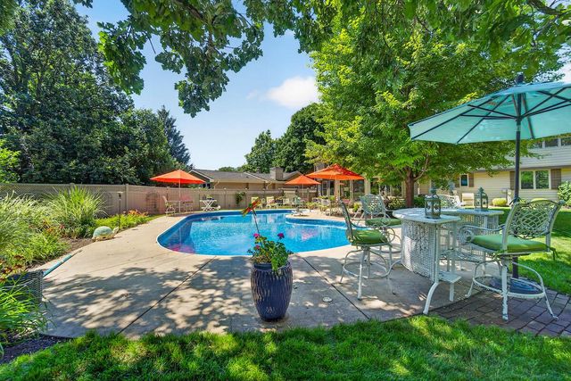 8419 110th AVENUE, Pleasant Prairie, WI 53158