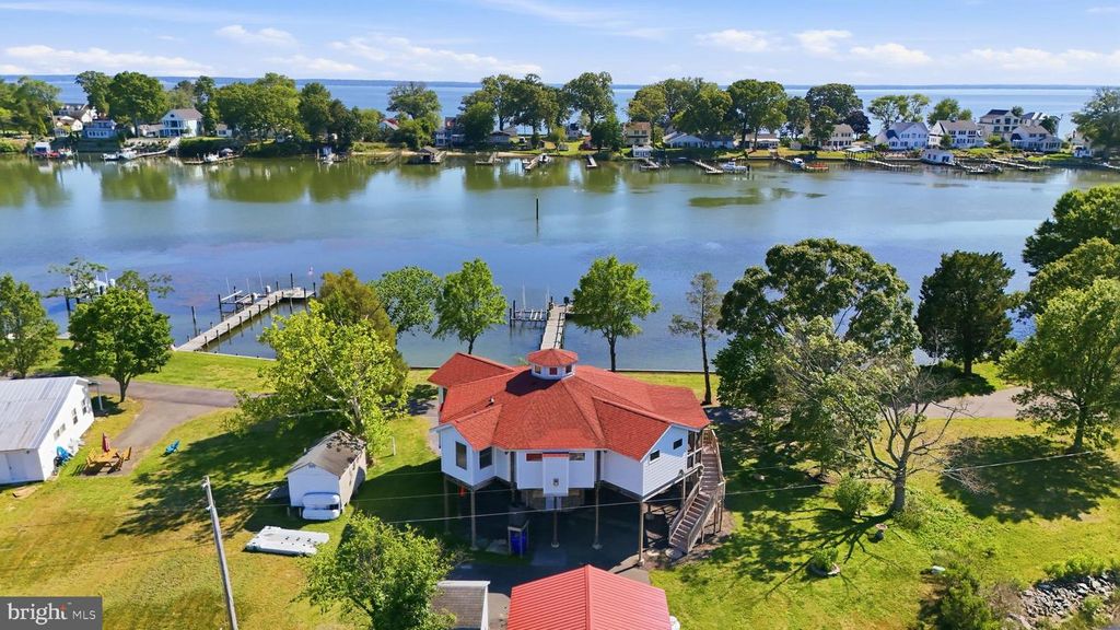 Image 12 of property listing at 13008 PINE GROVE RD, Newburg, MD 20664