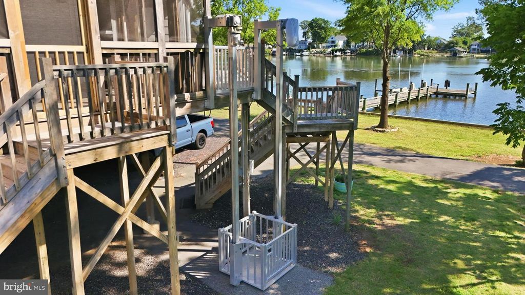 Image 18 of property listing at 13008 PINE GROVE RD, Newburg, MD 20664