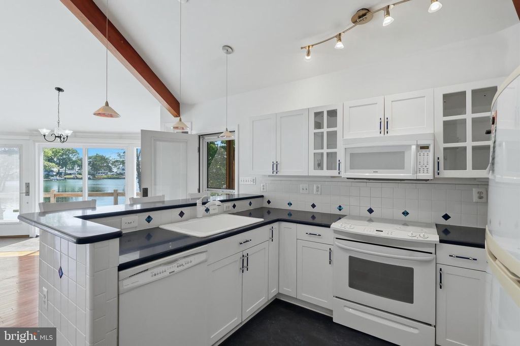 Image 19 of property listing at 13008 PINE GROVE RD, Newburg, MD 20664