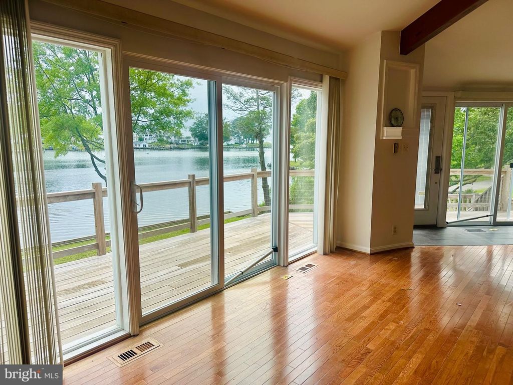 Image 4 of property listing at 13008 PINE GROVE RD, Newburg, MD 20664