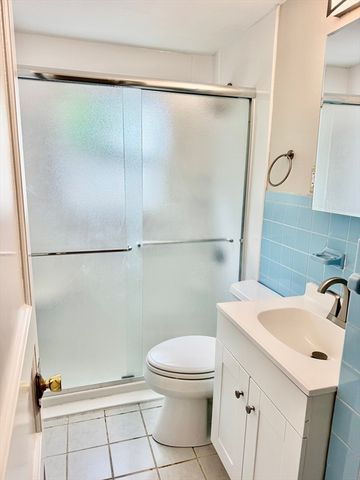 295 Kingsley Road sing family, Hull, MA 02045