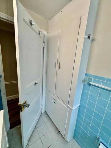 295 Kingsley Road sing family, Hull, MA 02045