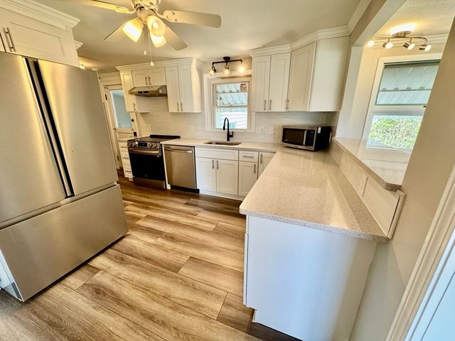 295 Kingsley Road sing family, Hull, MA 02045