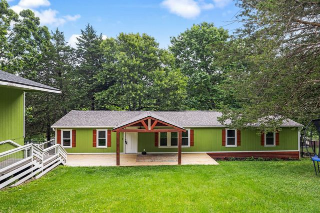 8431 Navajo Trail, Rogers, AR 72756
