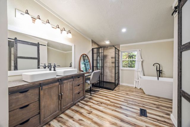 8431 Navajo Trail, Rogers, AR 72756