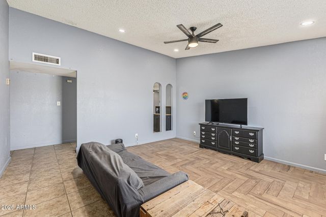 4127 W DANBURY Drive, Glendale, AZ 85308