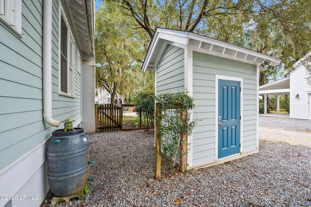 1 Colony Court, Beaufort, SC 29906