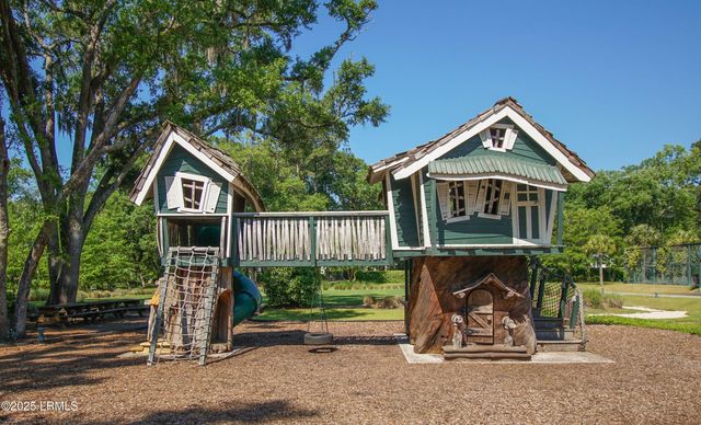 1 Colony Court, Beaufort, SC 29906