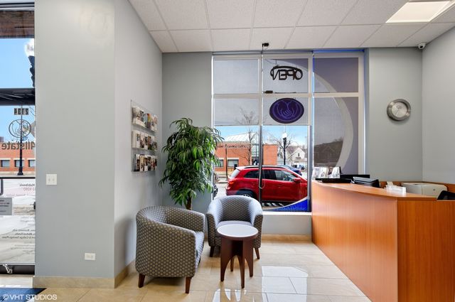 2134 W Lawrence Avenue, Chicago, IL 60625