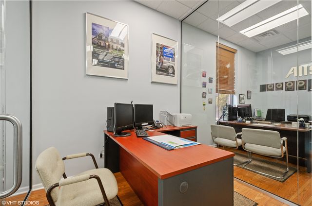 2134 W Lawrence Avenue, Chicago, IL 60625