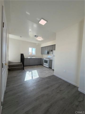 11808 Hart 203, North Hollywood, CA 91605